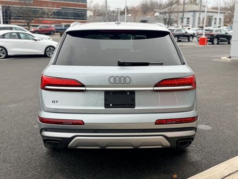 Certified 2025 Audi Q7 3.0T Premium Plus image 5