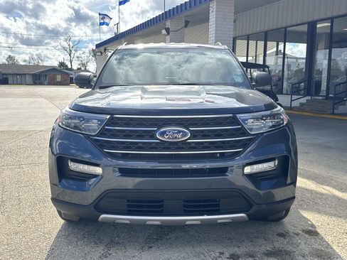 Used 2022 Ford Explorer XLT w/ Equipment Group 202A image 2