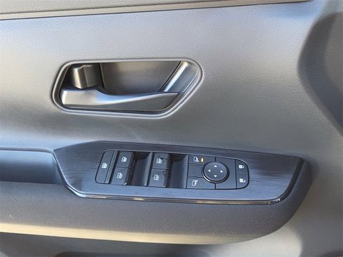 New 2026 Nissan Kicks S image 28