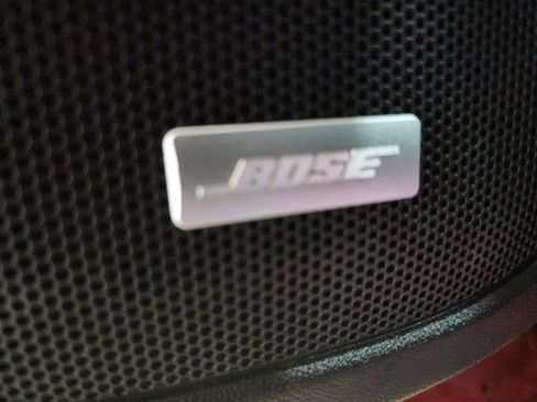 Used 2023 GMC Acadia SLT w/ Technology Package FWD image 11