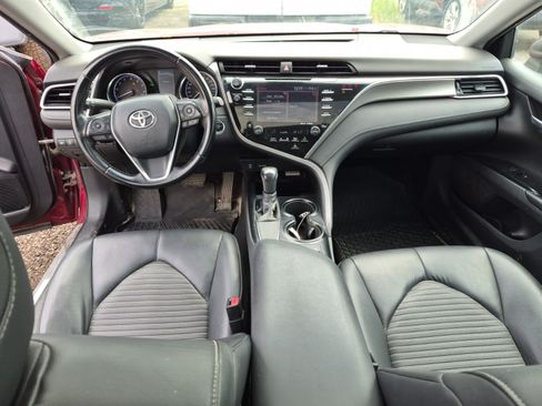 Used 2018 Toyota Camry SE FWD image 9