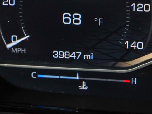 Used 2023 GMC Yukon Denali image 17