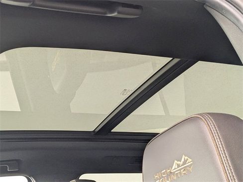 Used 2021 Chevrolet Tahoe High Country w/ Premium Package image 13