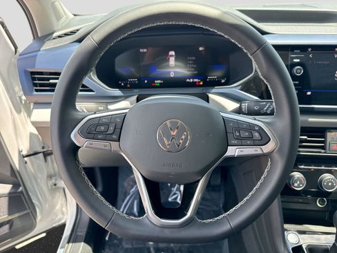 Used 2023 Volkswagen Taos SE FWD image 29