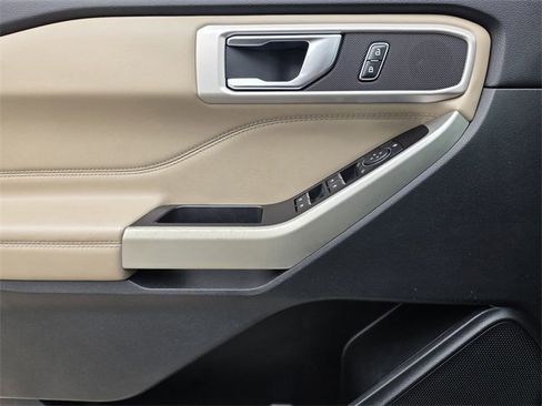 Used 2021 Ford Explorer XLT w/ Equipment Group 202A image 16