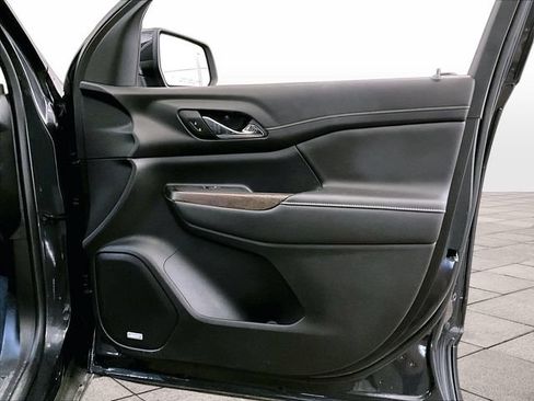 Used 2023 GMC Acadia Denali w/ Denali Technology Package AWD/4WD image 23