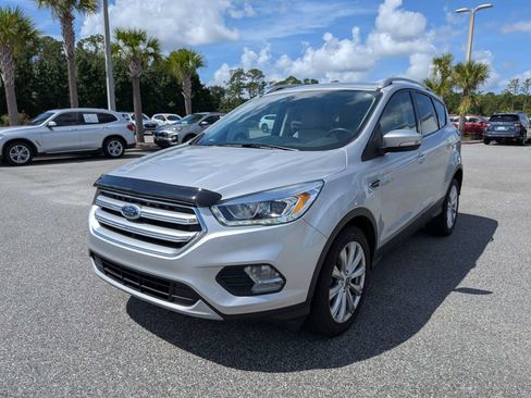 Used 2017 Ford Escape Titanium FWD image 8