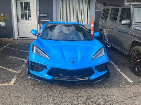 Used 2021 Chevrolet Corvette Stingray Coupe w/ Z51 Performance Package RWD image 1