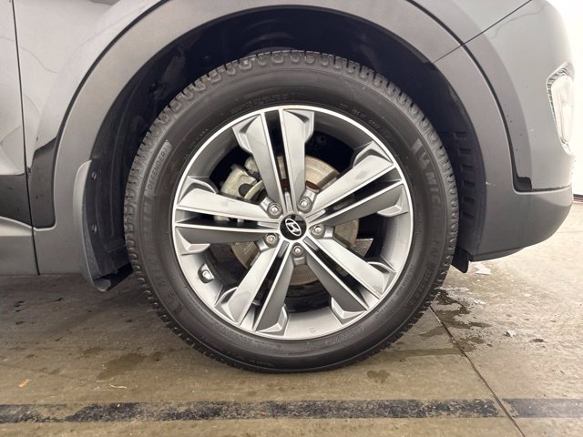 Used 2016 Hyundai Santa Fe Limited w/ Option Group 04 FWD image 12