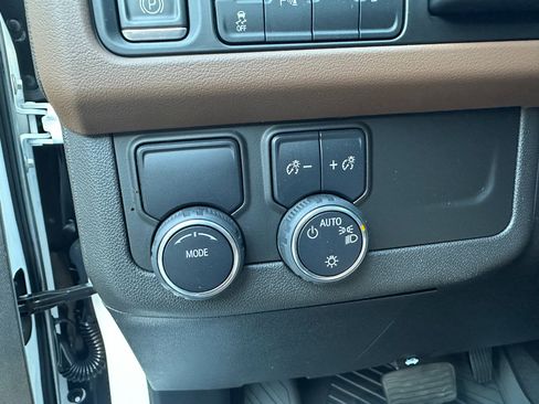 Used 2021 Chevrolet Tahoe High Country w/ Premium Package 2 image 47