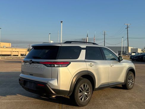 Certified 2025 Nissan Pathfinder SV FWD image 20