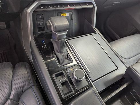 Used 2024 Toyota Sequoia Platinum AWD/4WD image 27