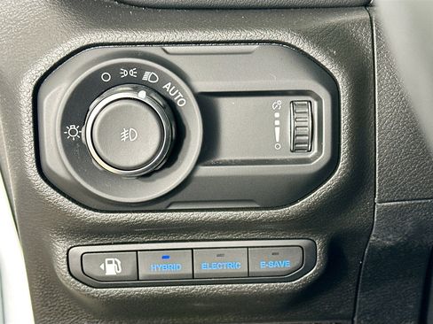 Certified 2023 Jeep Wrangler Unlimited Sahara w/ Cold Weather Group AWD/4WD image 10