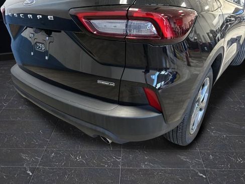 Certified 2025 Ford Escape ST-Line Elite image 30