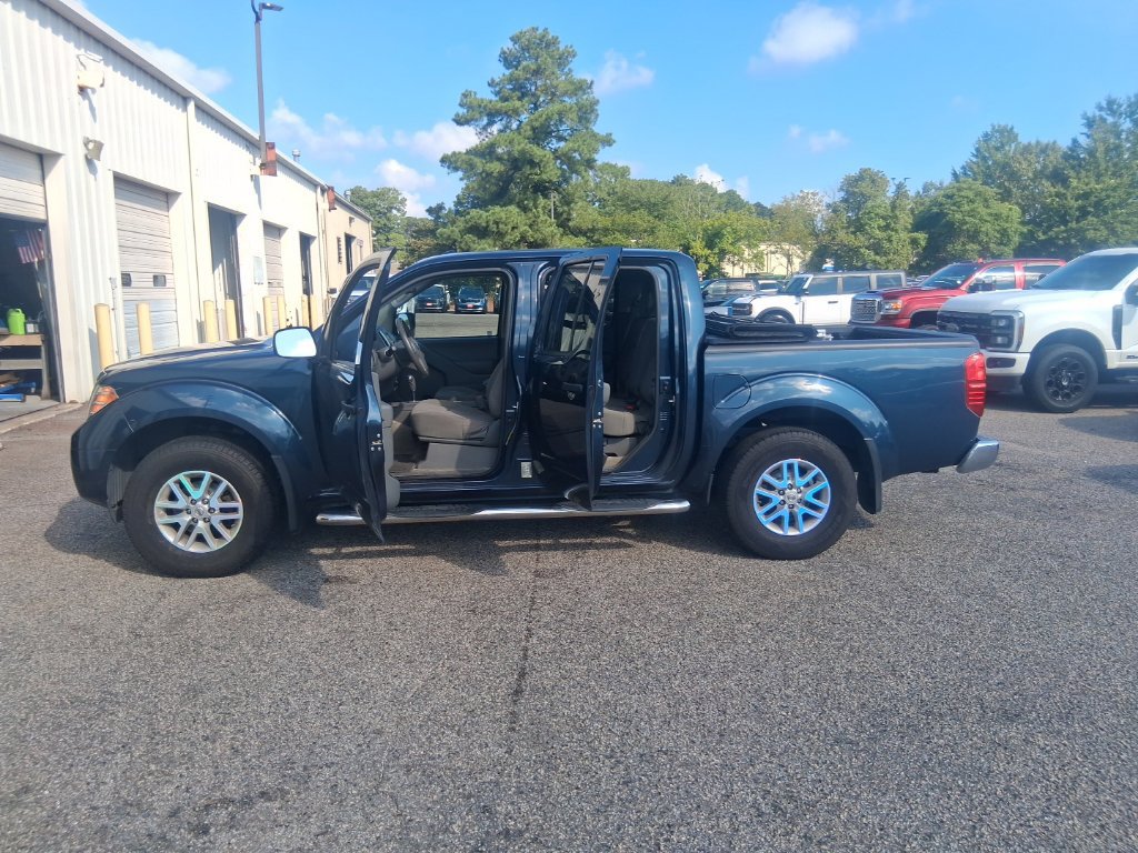 Used 2018 Nissan Frontier SV w/ Value Truck Package AWD/4WD image 16