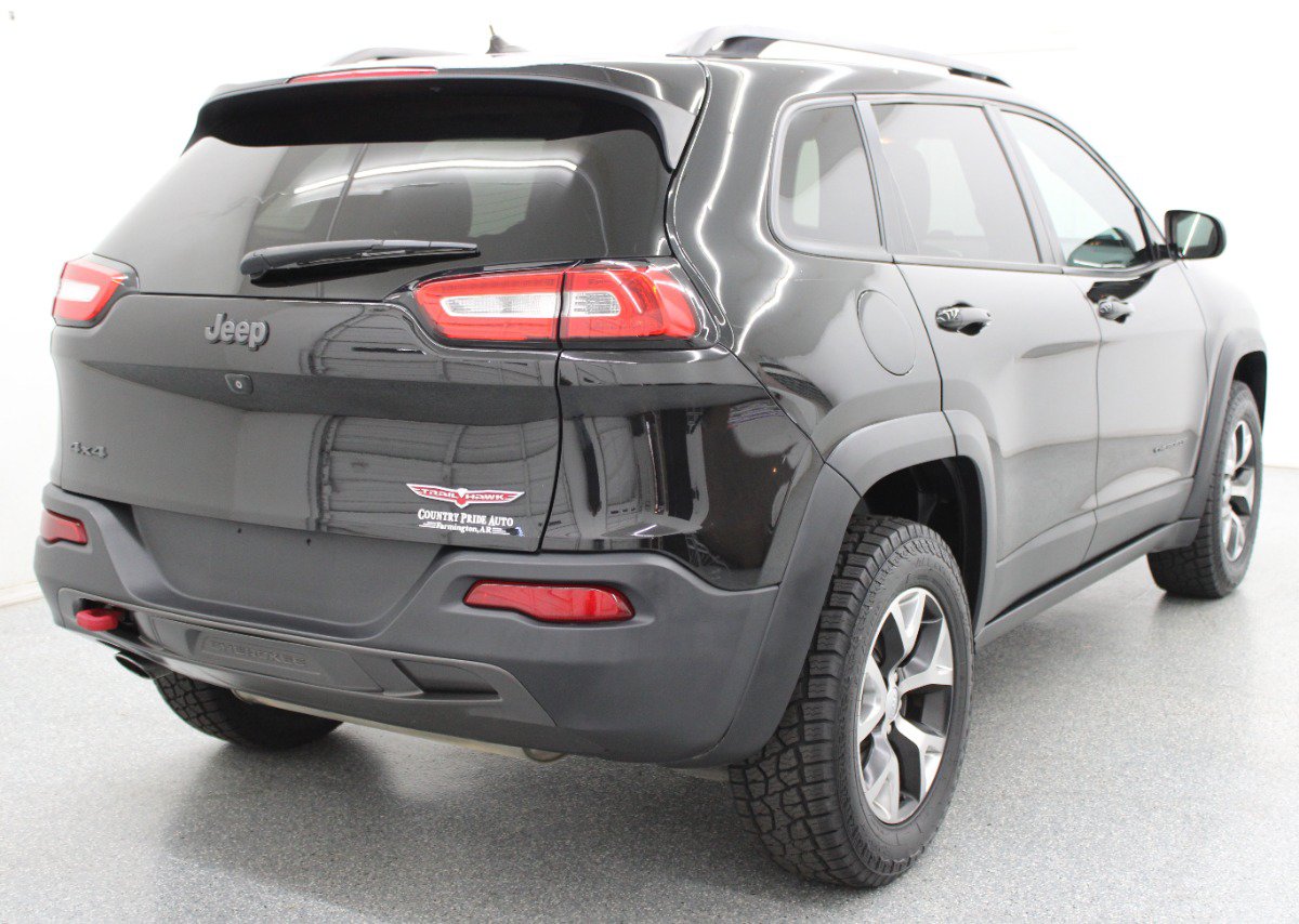 Used 2015 Jeep Cherokee Trailhawk AWD/4WD image 5
