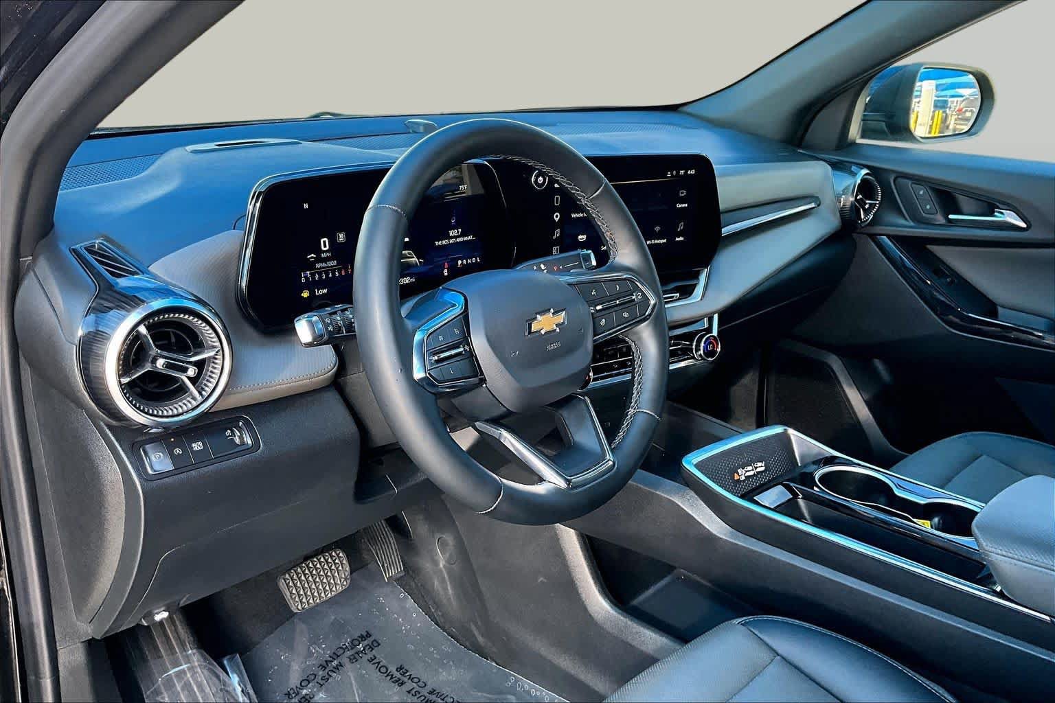 Used 2025 Chevrolet Equinox LT w/ Convenience Package II FWD image 17