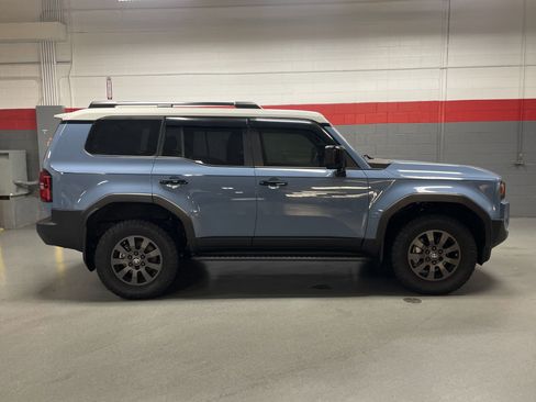 Used 2024 Toyota Land Cruiser image 37