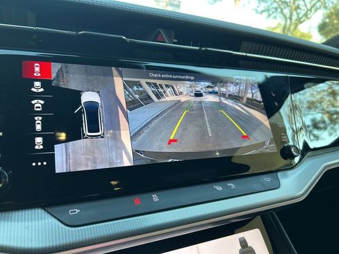 Used 2024 Jeep Wagoneer Launch Edition image 8