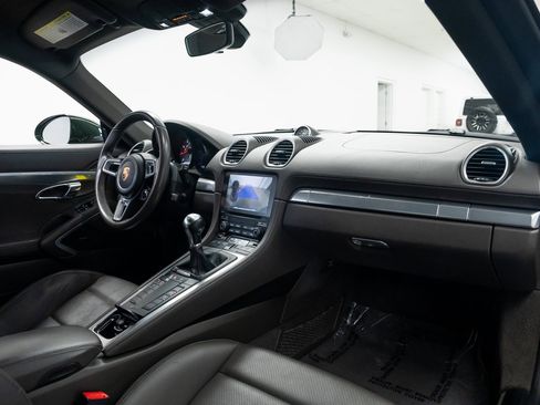 Used 2017 Porsche 718 Cayman S image 22