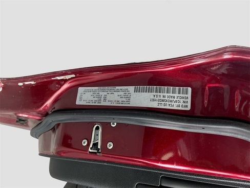 Used 2021 Jeep Cherokee Limited image 31