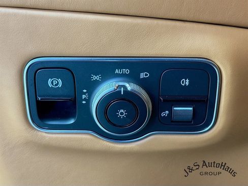 Used 2022 Aston Martin DBX AWD/4WD image 10