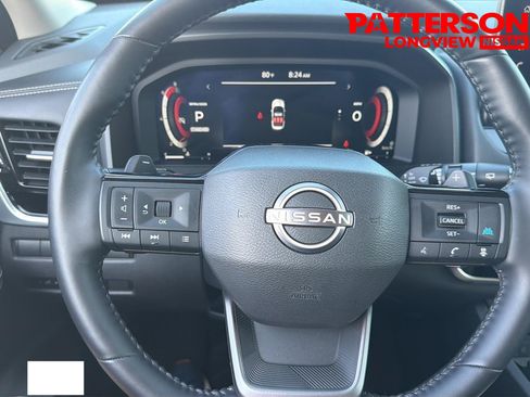 Used 2025 Nissan Rogue SL FWD image 15
