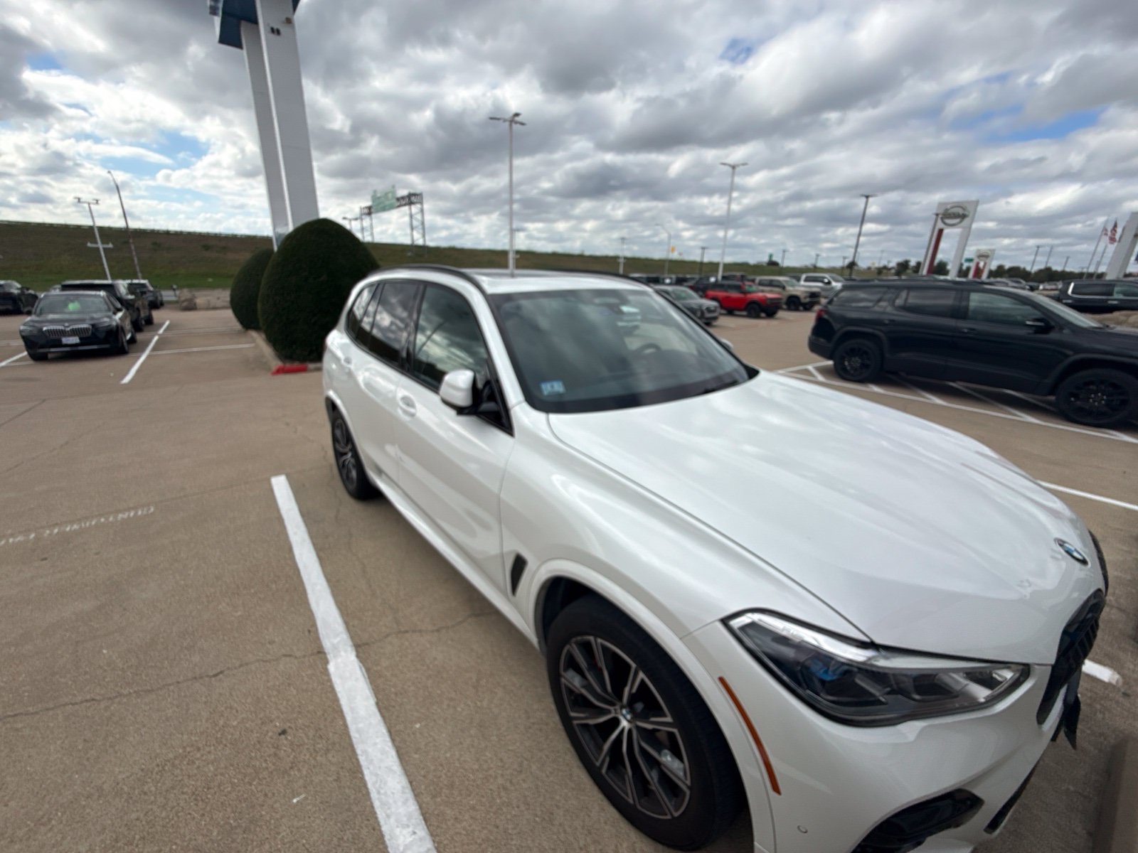 Used 2023 BMW X5 xDrive40i w/ Executive Package AWD/4WD image 22