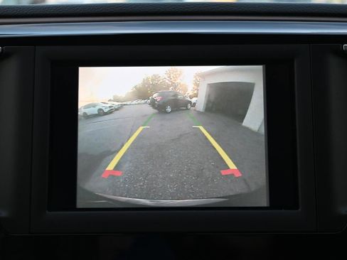 Used 2021 Chrysler Voyager LX FWD image 32