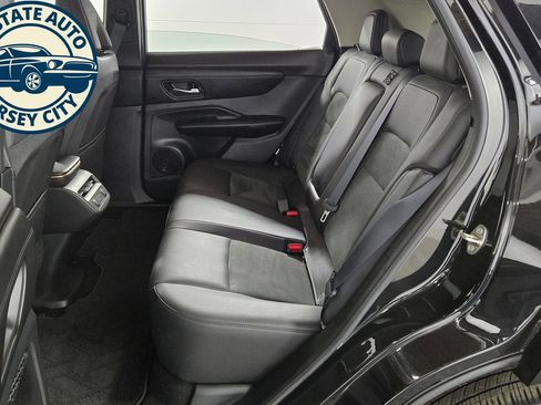 Used 2023 Nissan Ariya AWD image 26