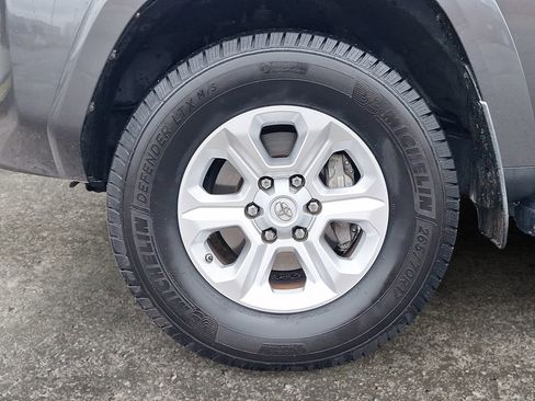 Used 2015 Toyota 4Runner SR5 image 7