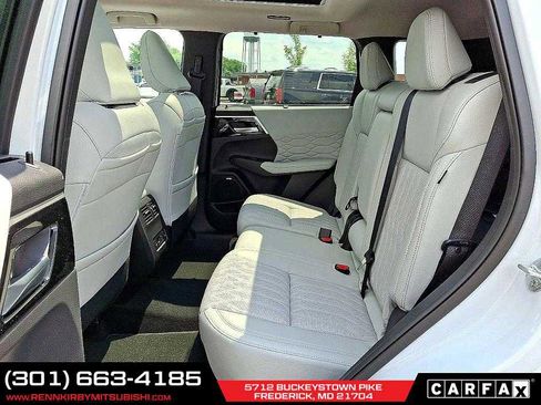 New 2025 Mitsubishi Outlander SEL image 6