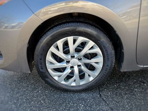 Used 2019 Toyota Corolla LE w/ Carpet Mat Package (TMS) image 19