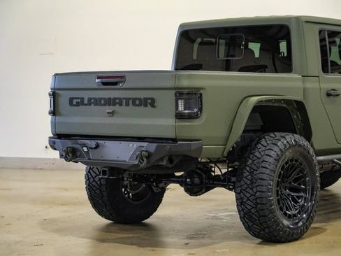 Used 2025 Jeep Gladiator Sport AWD/4WD image 41