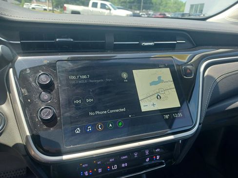 Used 2023 Chevrolet Bolt EUV Premier w/ Sun & Sound Package FWD image 12