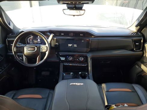 Used 2024 GMC Sierra 2500 AT4 w/ AT4 Premium Plus Package AWD/4WD image 12