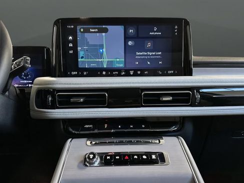 Used 2025 Lincoln Aviator Reserve w/ Illumination Package image 9