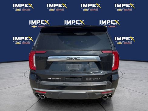 Used 2021 GMC Yukon Denali w/ LPO, Illumination Package AWD/4WD image 3