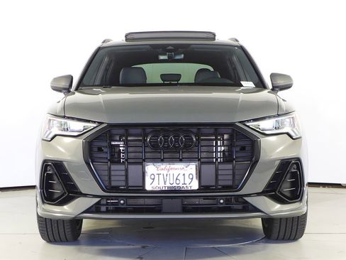 Used 2025 Audi Q3 2.0T Premium w/ Black Optic Sport Package image 3