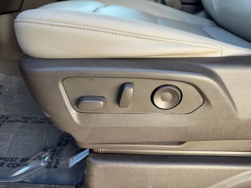 Used 2023 Chevrolet Tahoe Z71 w/ Luxury Package image 18