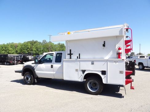 Used 2013 Ford F550 2WD SuperCab Super Duty w/ Payload Upgrade Pkg image 4