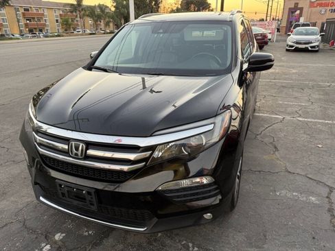 Used 2018 Honda Pilot Touring image 3