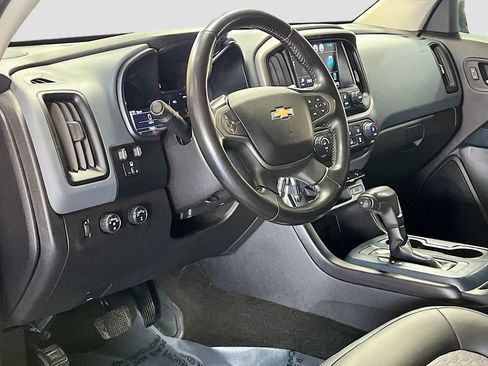 Used 2017 Chevrolet Colorado Z71 AWD/4WD image 9
