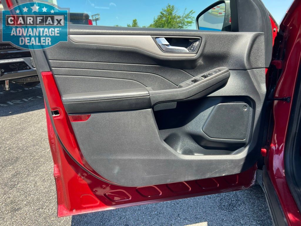 Used 2021 Ford Escape SEL AWD/4WD image 8