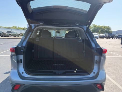 Used 2023 Toyota Highlander Limited AWD/4WD image 27