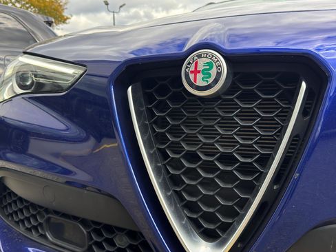 Used 2022 Alfa Romeo Stelvio Ti image 10