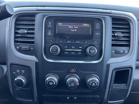 Used 2018 RAM 1500 ST w/ SXT Appearance Group AWD/4WD image 16