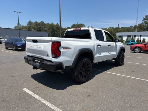 Used 2024 Chevrolet Colorado Trail Boss w/ Advanced Trailering Package AWD/4WD image 5