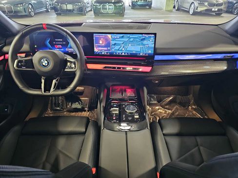 Used 2025 BMW i5 M60 w/ Premium Package AWD/4WD image 10