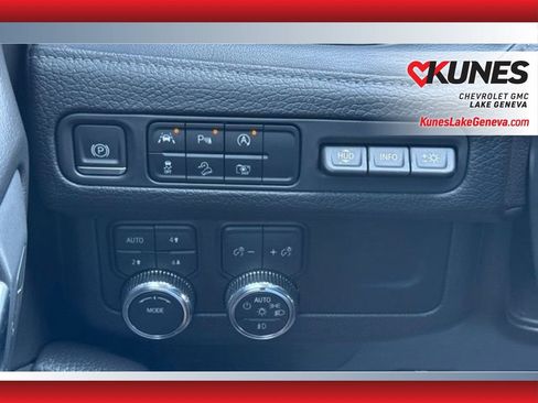 Used 2024 GMC Yukon Denali AWD/4WD image 53